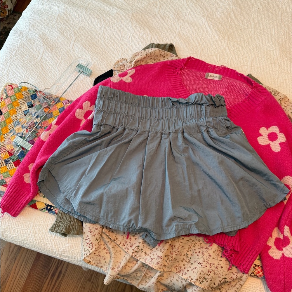 Ladies free movement blueish gray skort